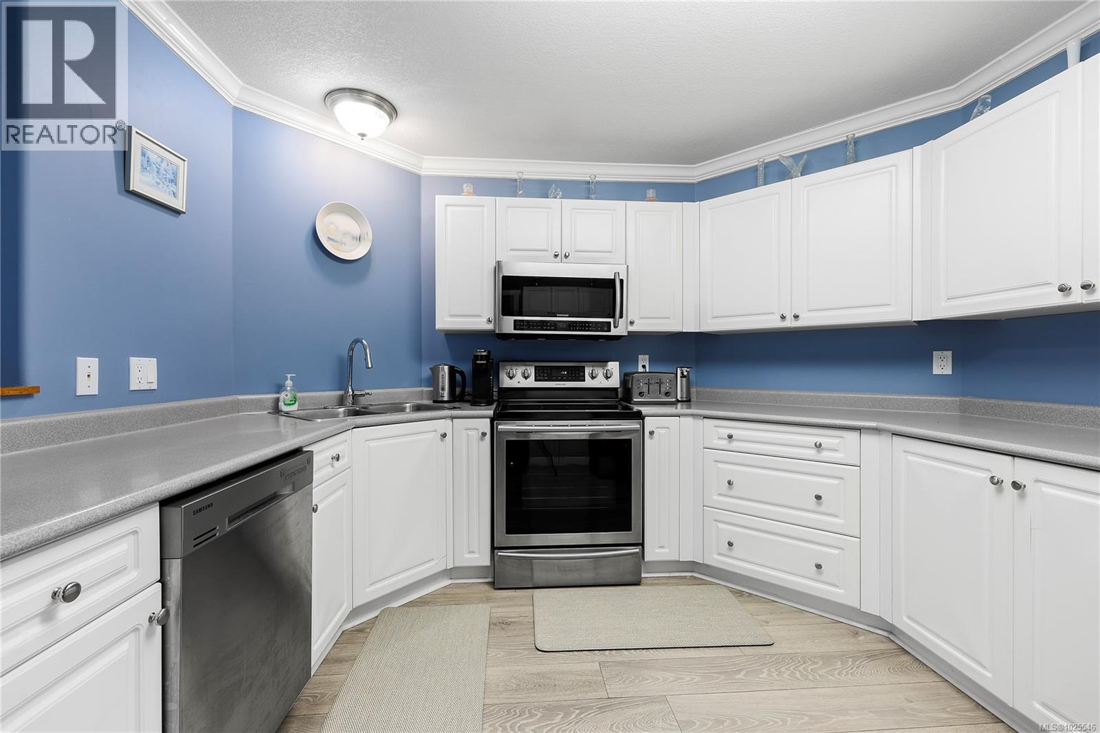 107 Acacia St S, Parksville