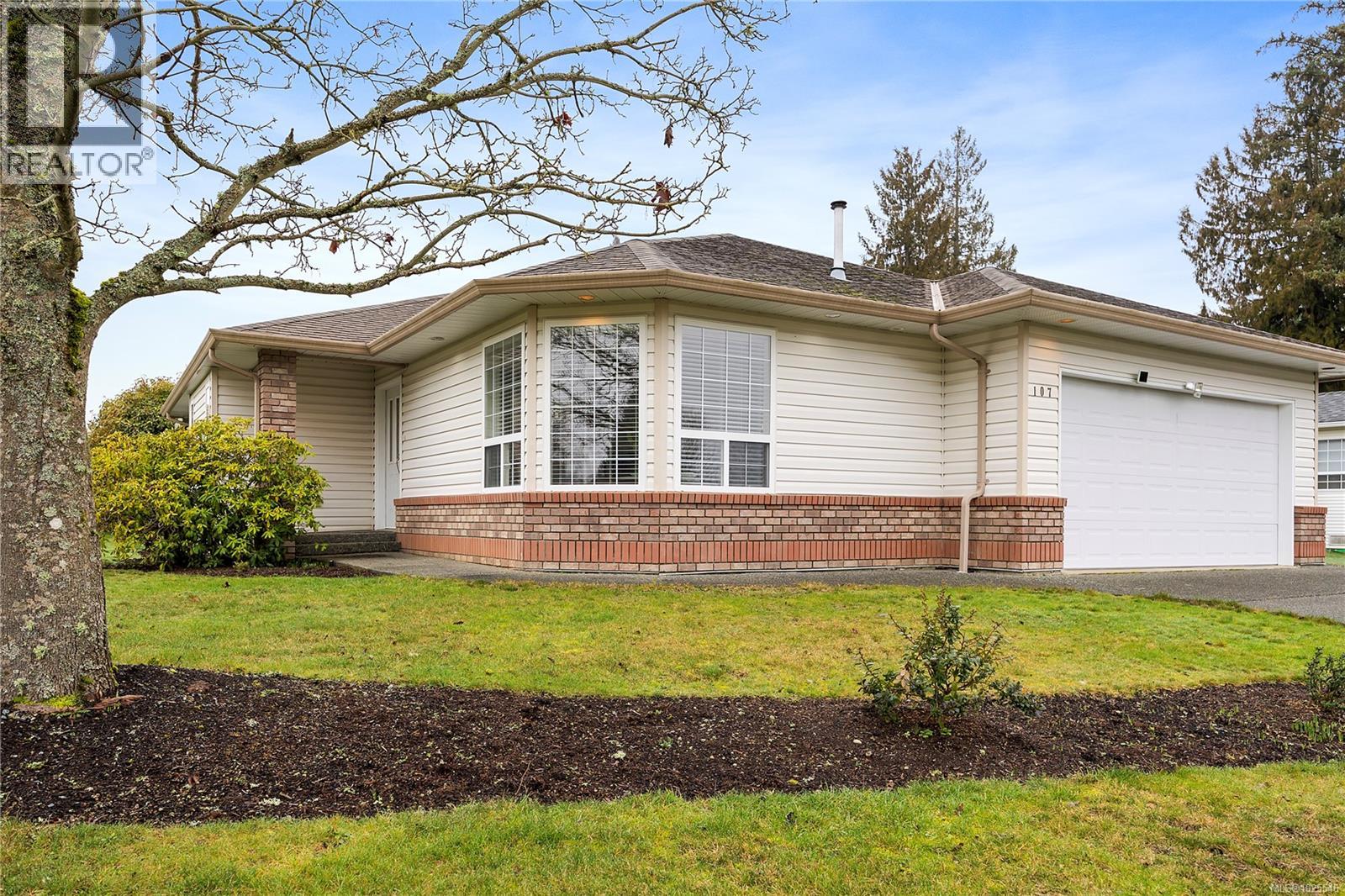 107 Acacia St S, Parksville