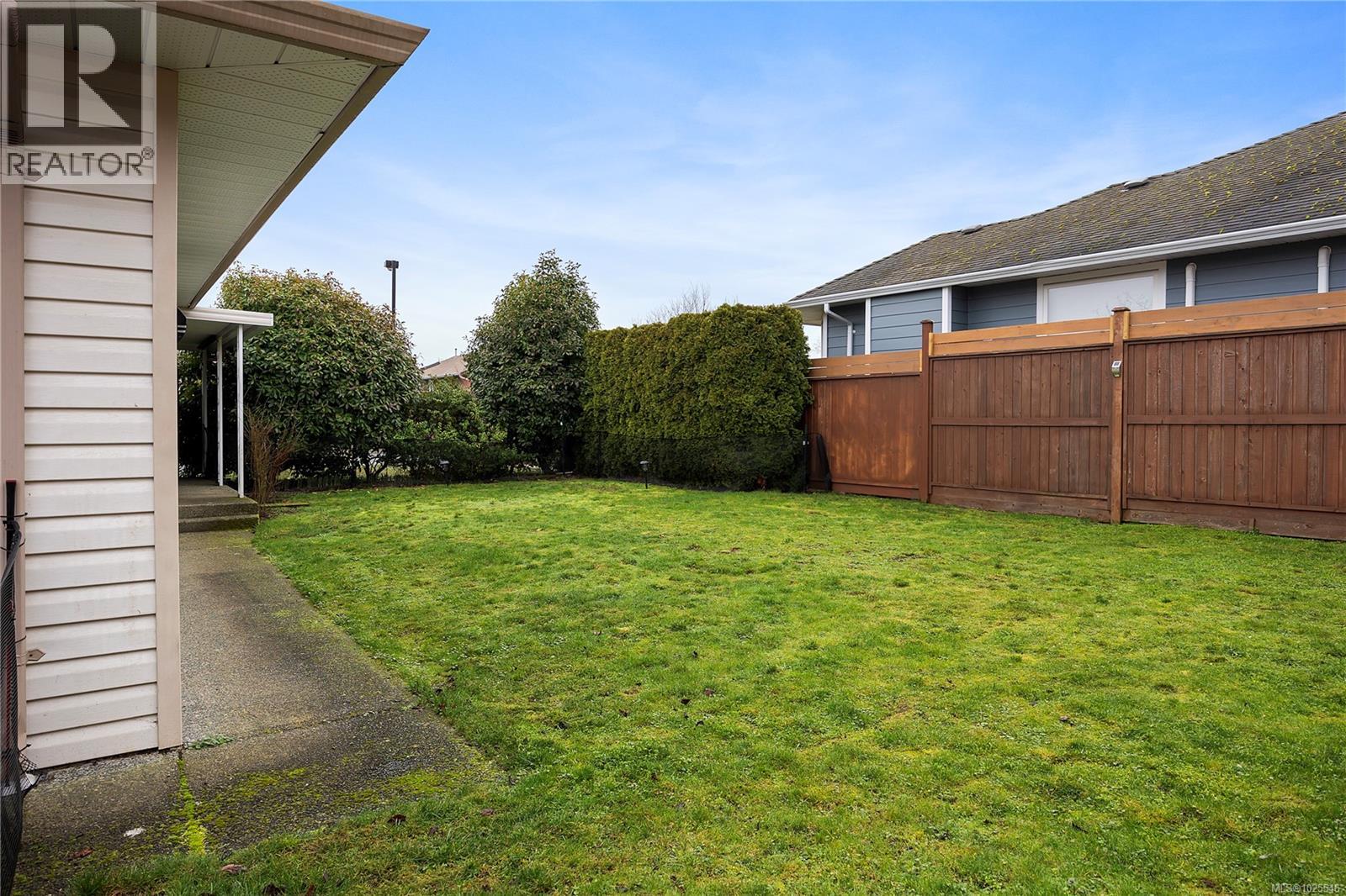 107 Acacia St S, Parksville