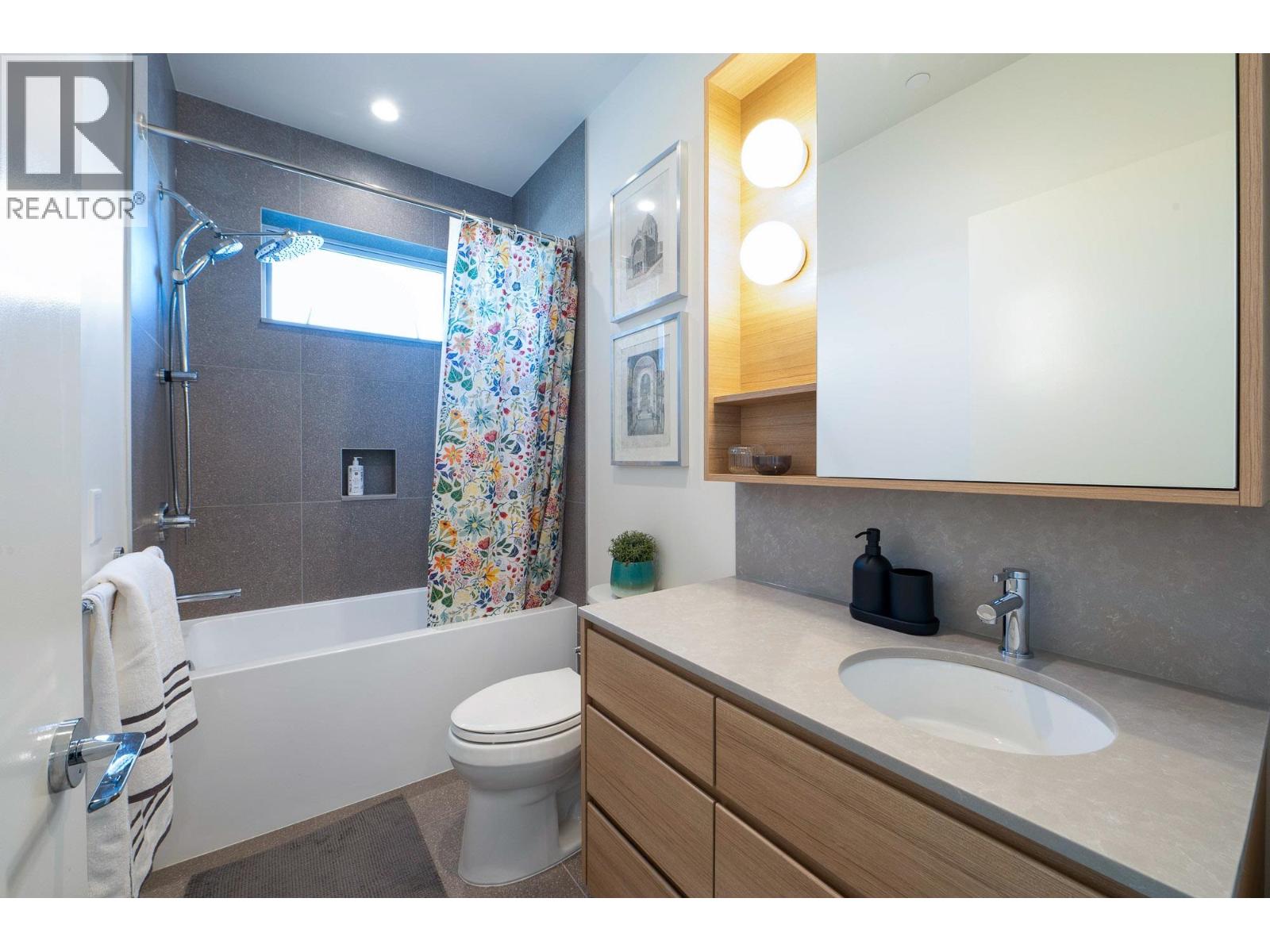 #19-6340 MARKET Avenue, Delta