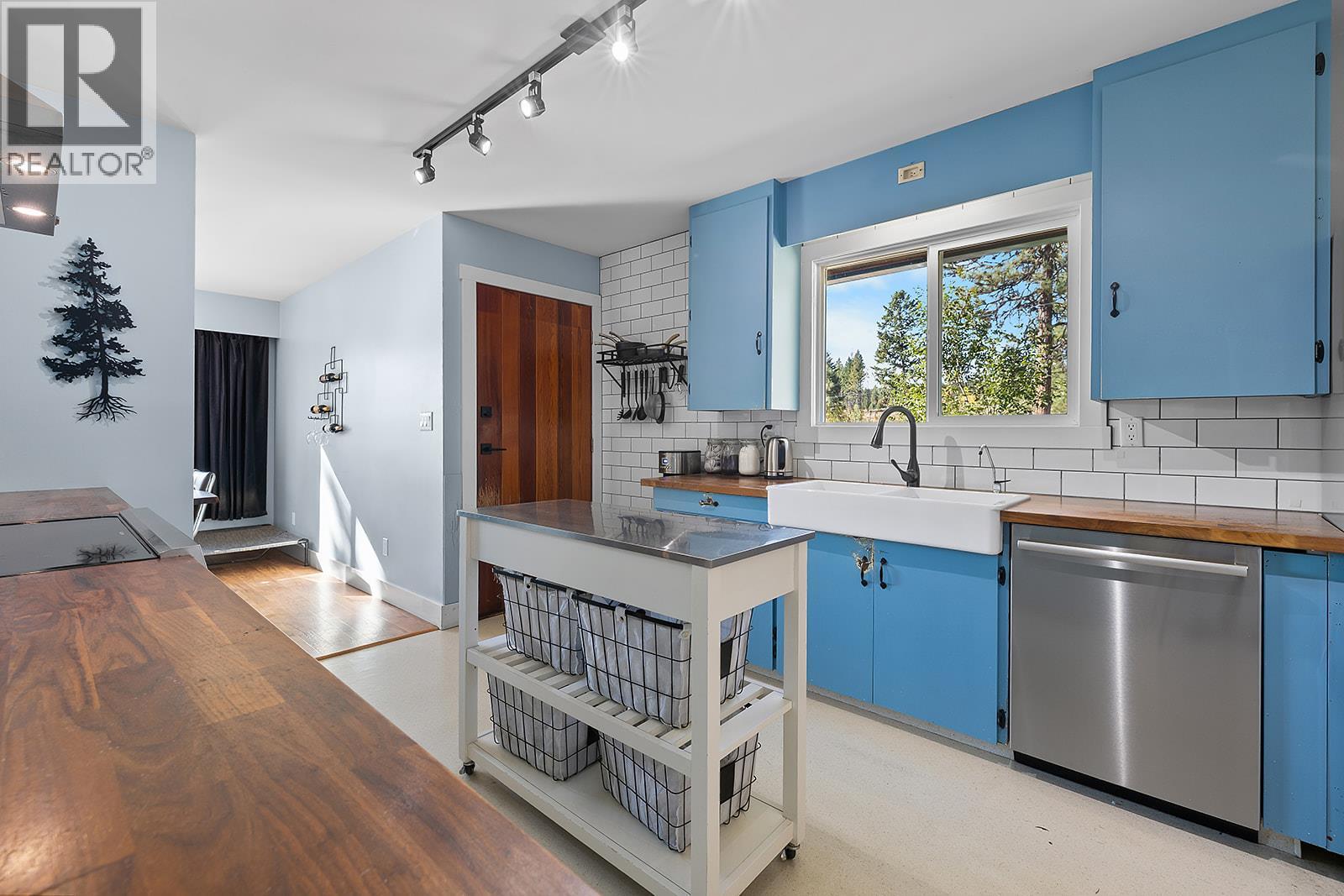 7502 Highway 95A, Kimberley