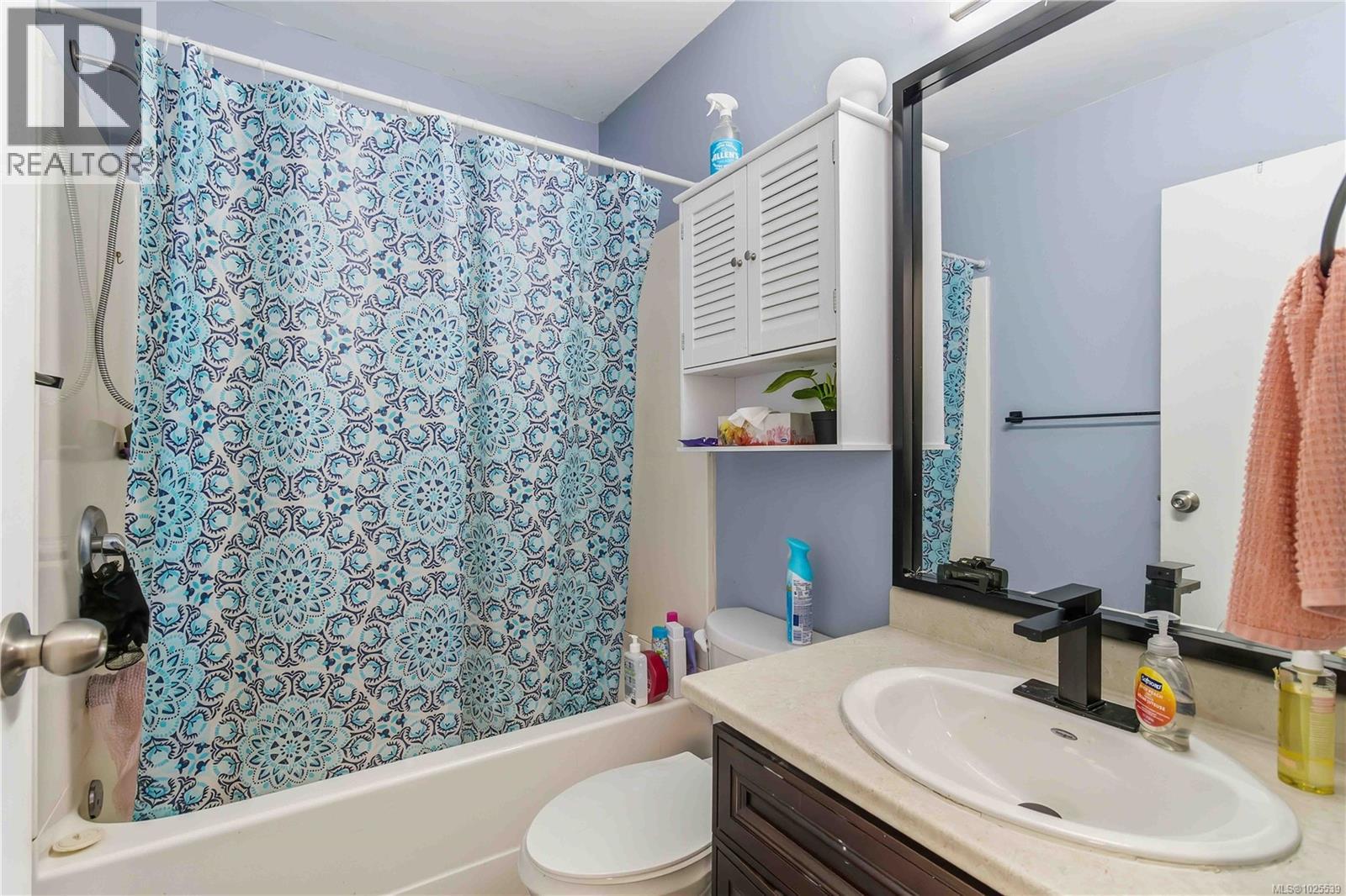 B 3002 Cedar Hill Road, Victoria