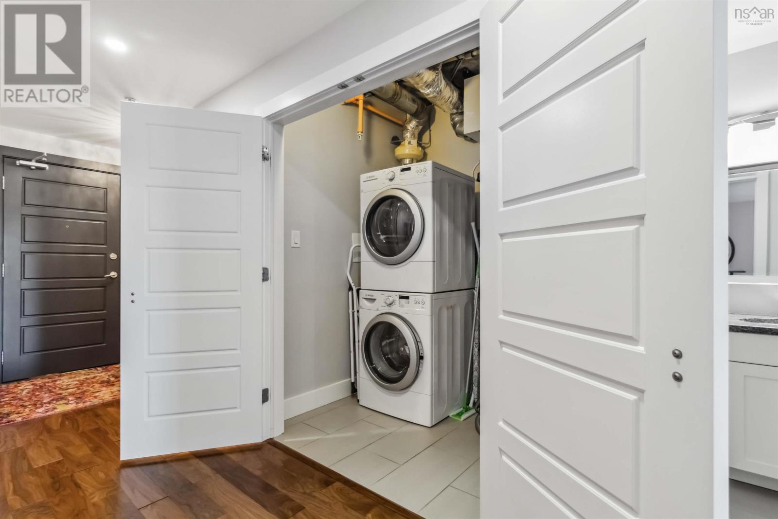 Property 29 of 52 of 502 31 Kings Wharf Place