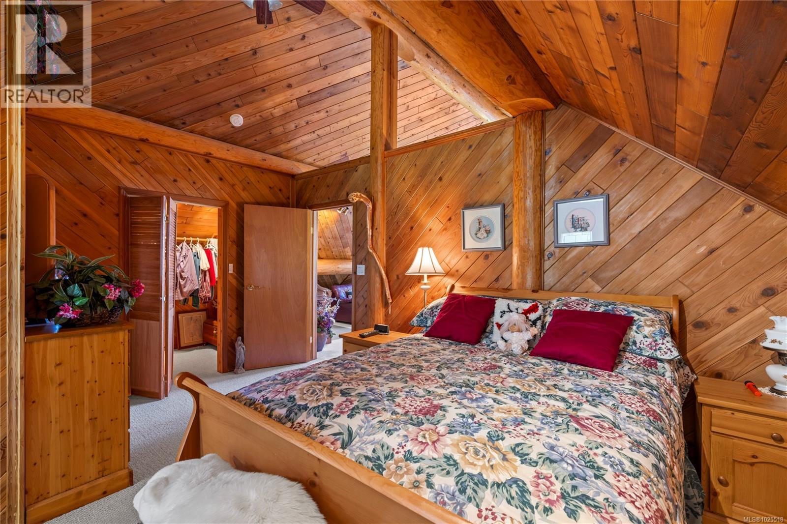 1270 Chalet Rd, Qualicum Beach