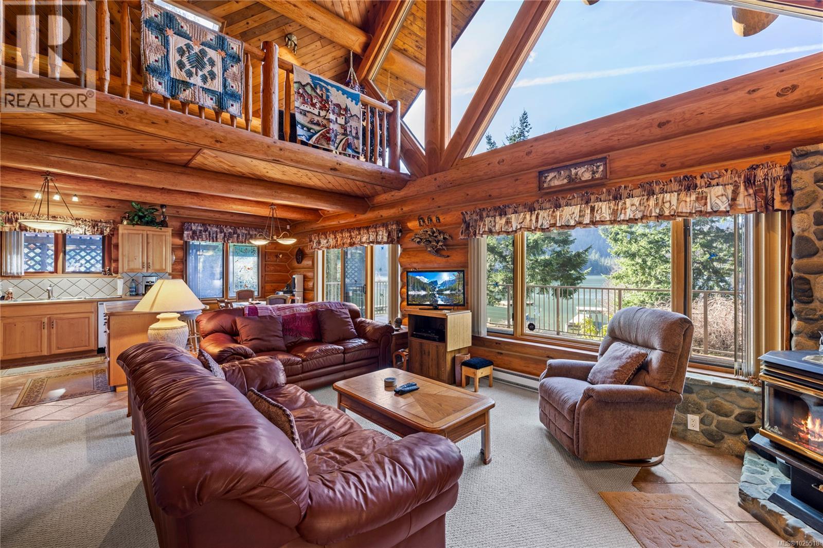 1270 Chalet Rd, Qualicum Beach