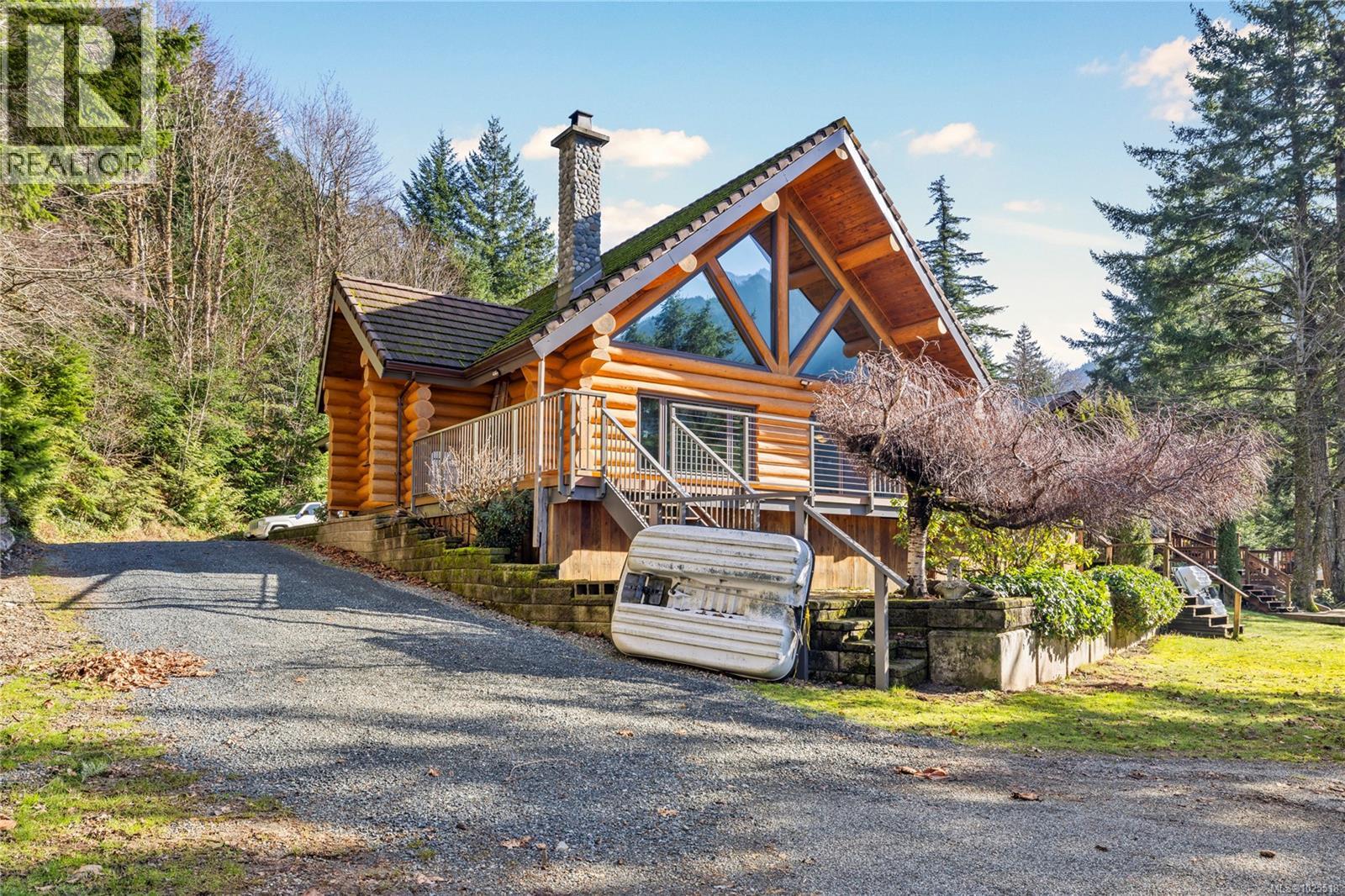 1270 Chalet Rd, Qualicum Beach