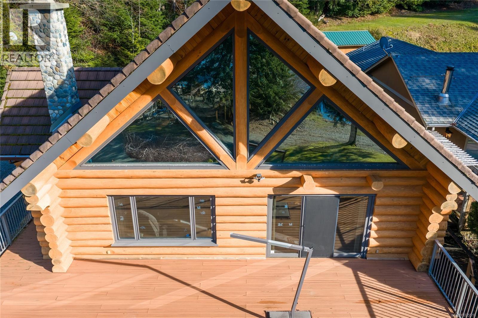 1270 Chalet Rd, Qualicum Beach