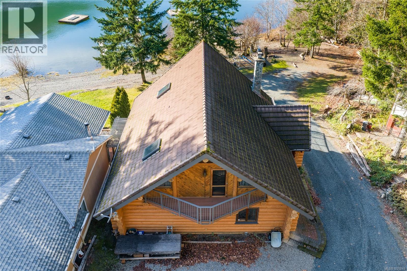 1270 Chalet Rd, Qualicum Beach