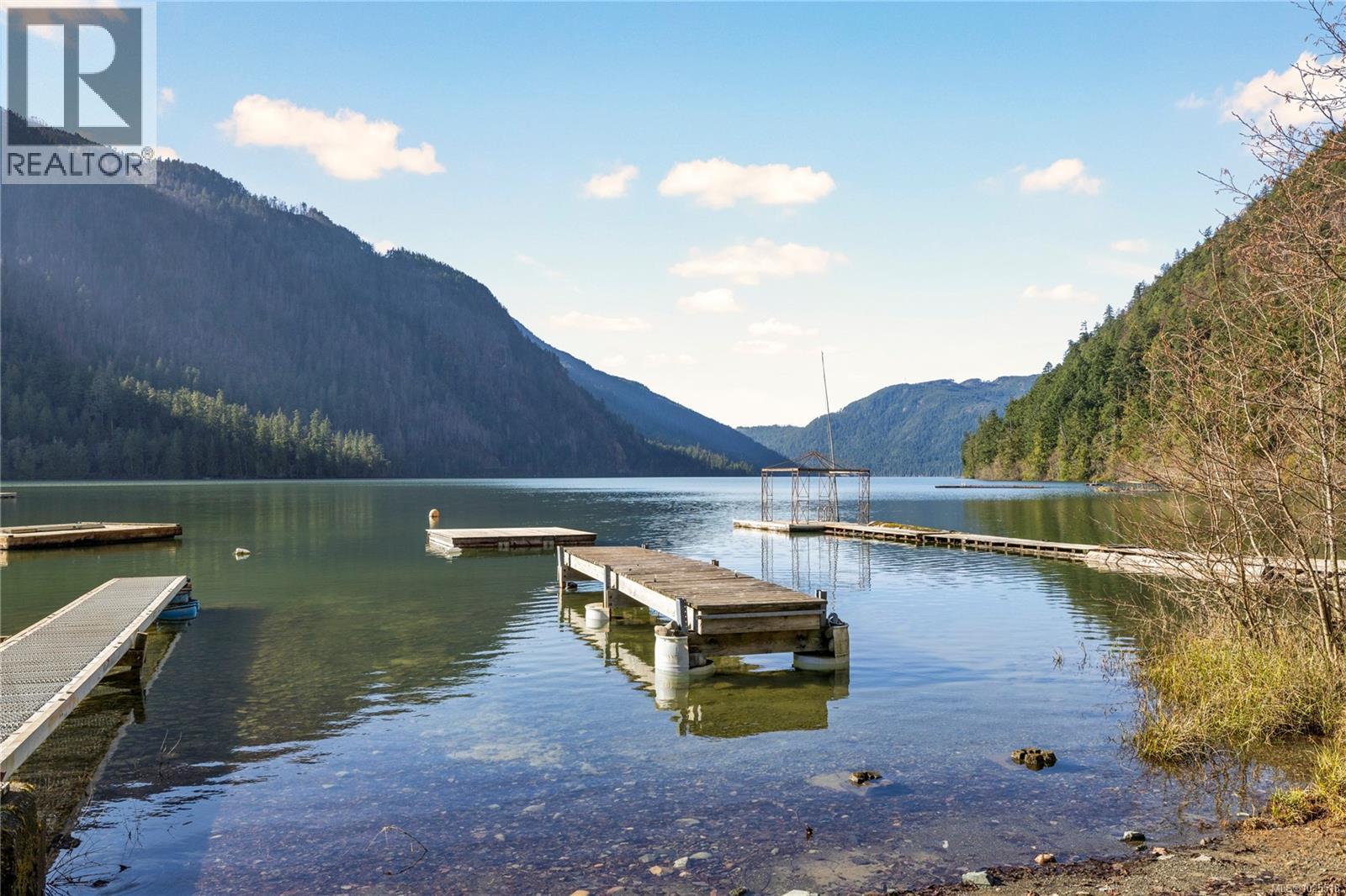 1270 Chalet Rd, Qualicum Beach