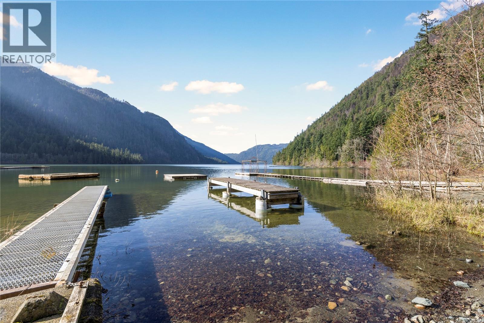 1270 Chalet Rd, Qualicum Beach