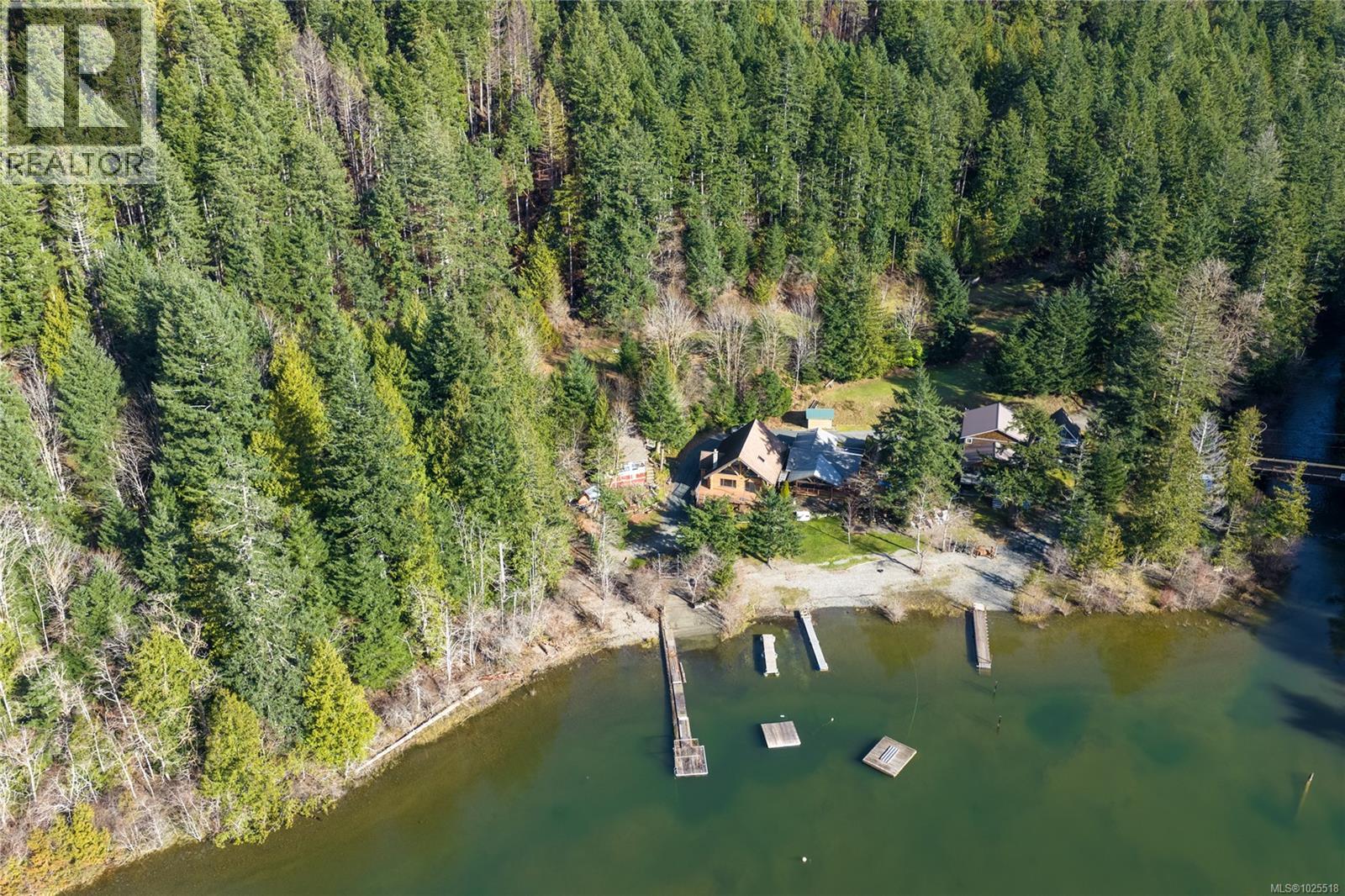 1270 Chalet Rd, Qualicum Beach
