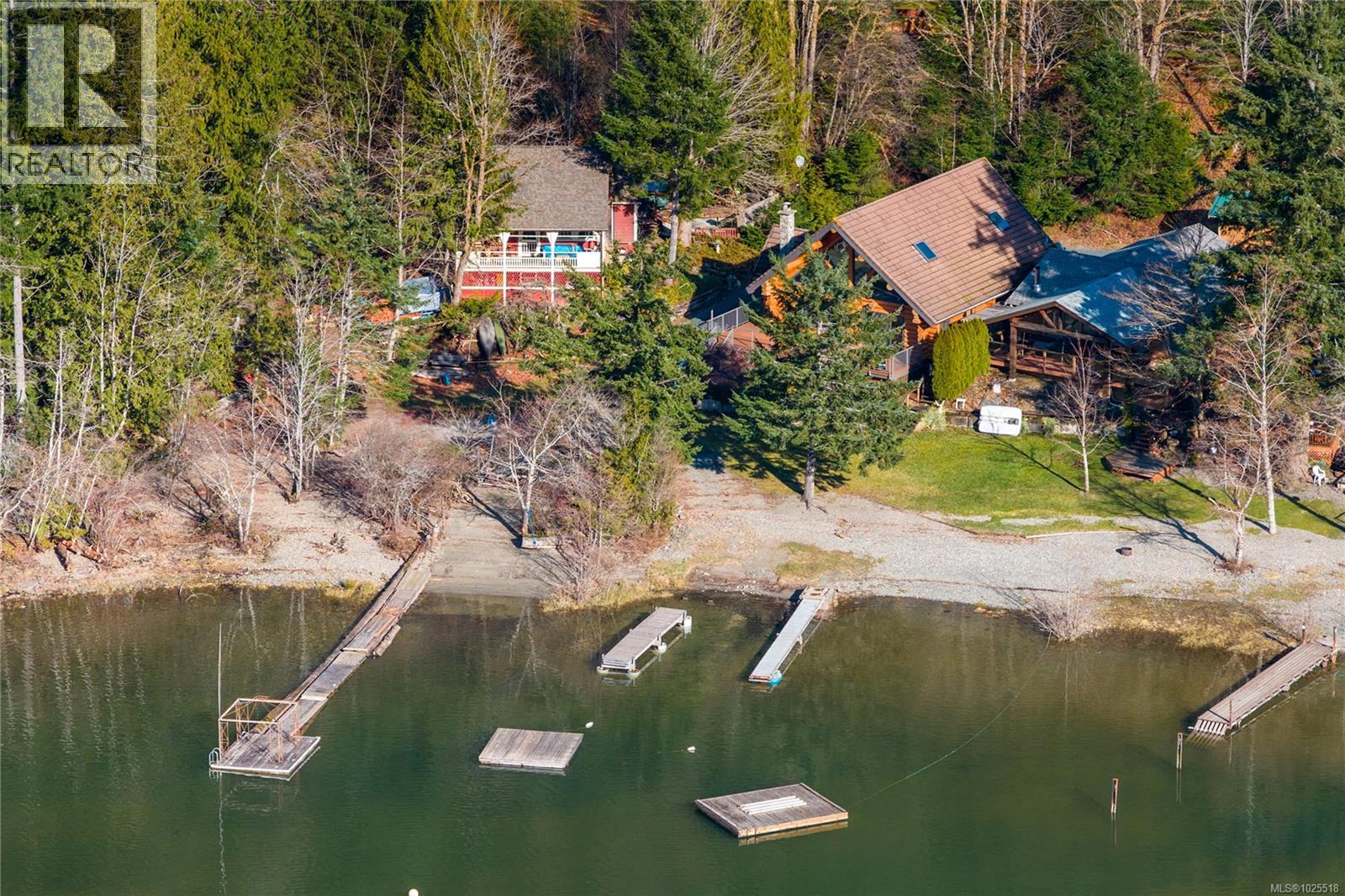 1270 Chalet Rd, Qualicum Beach