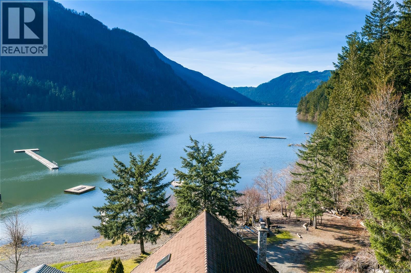 1270 Chalet Rd, Qualicum Beach