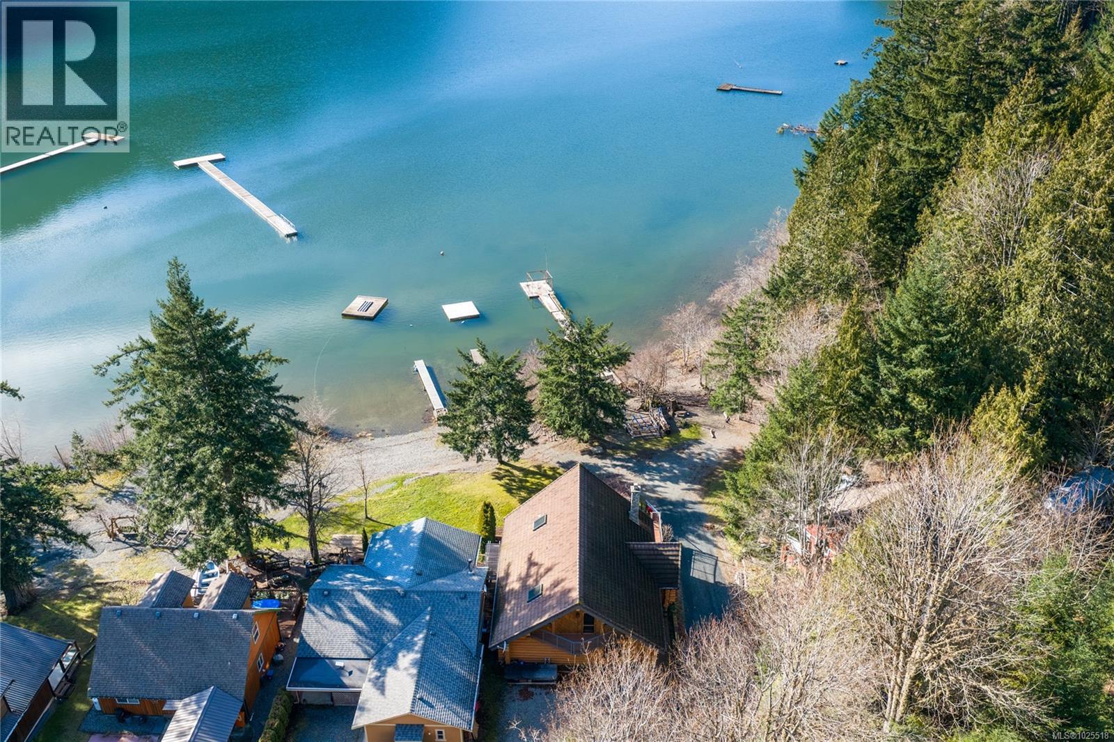 1270 Chalet Rd, Qualicum Beach