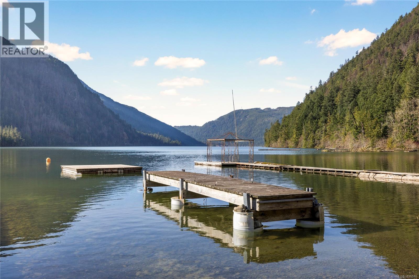 1270 Chalet Rd, Qualicum Beach