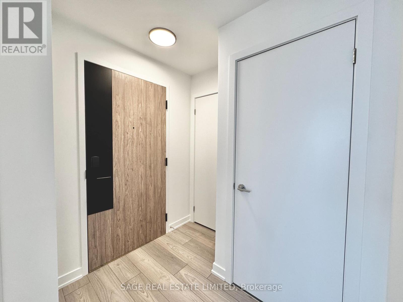 1403 - 1007 THE QUEENSWAY - Photo 2 of 35, Toronto (Islington-City Centre West), Ontario