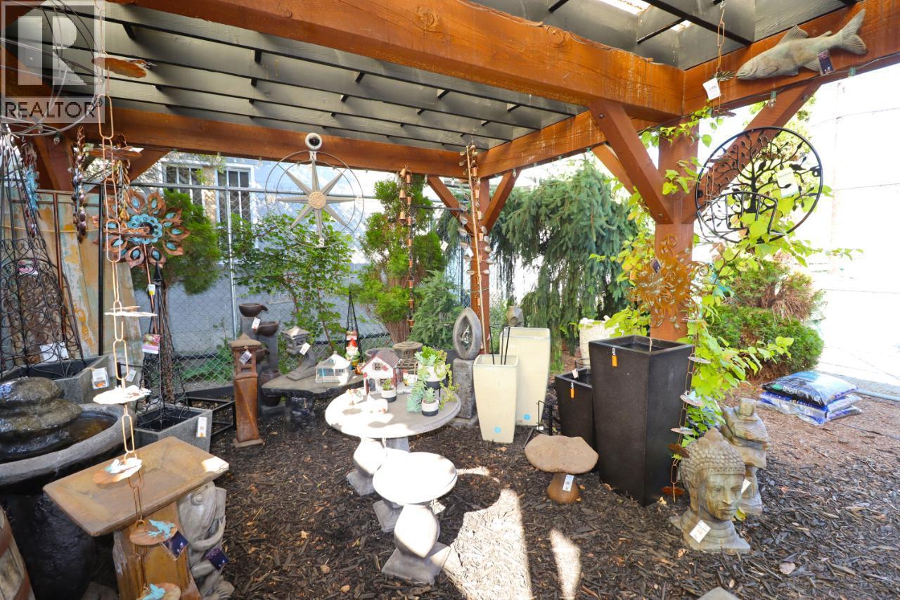 337 MARKET Avenue — photo 17
