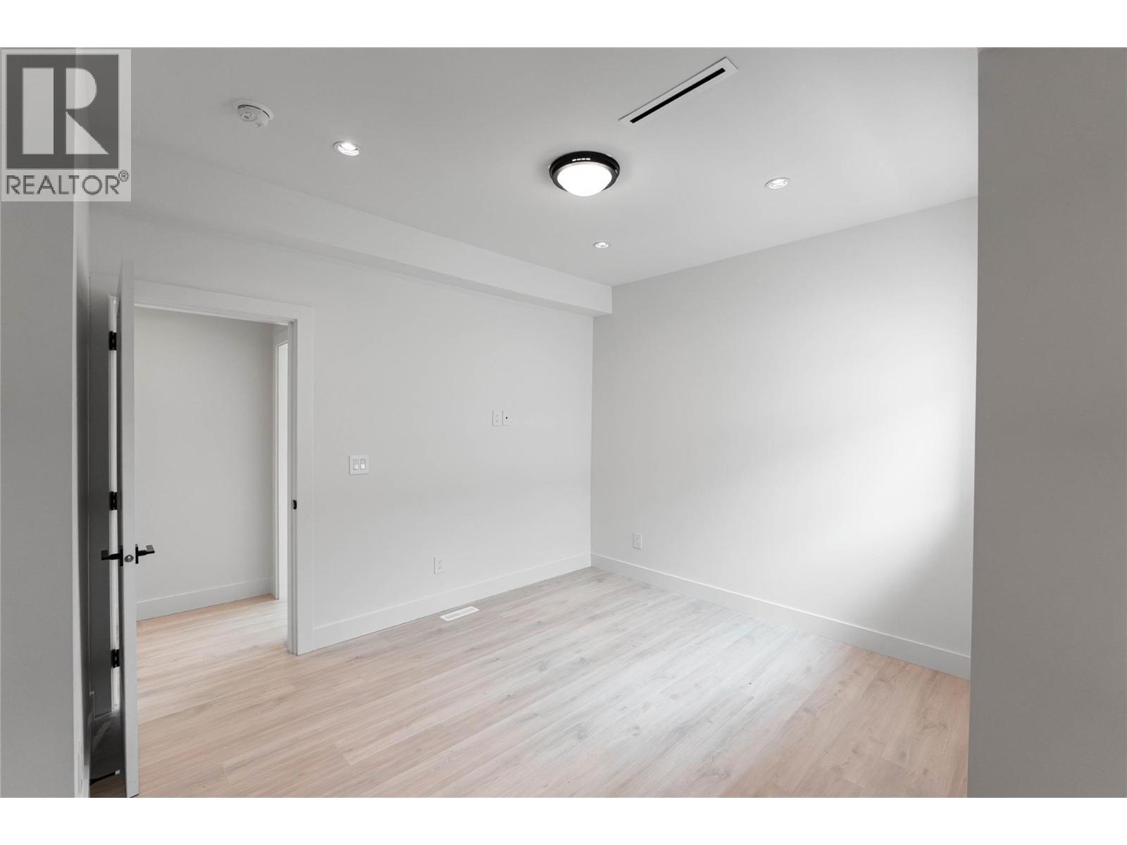 #2 840 Grenfell Ave Avenue - 15