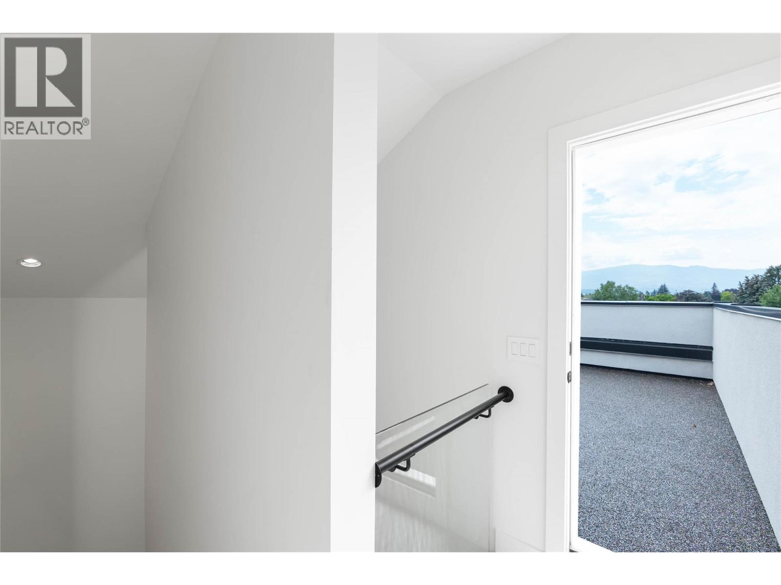 #2 840 Grenfell Ave Avenue - 22