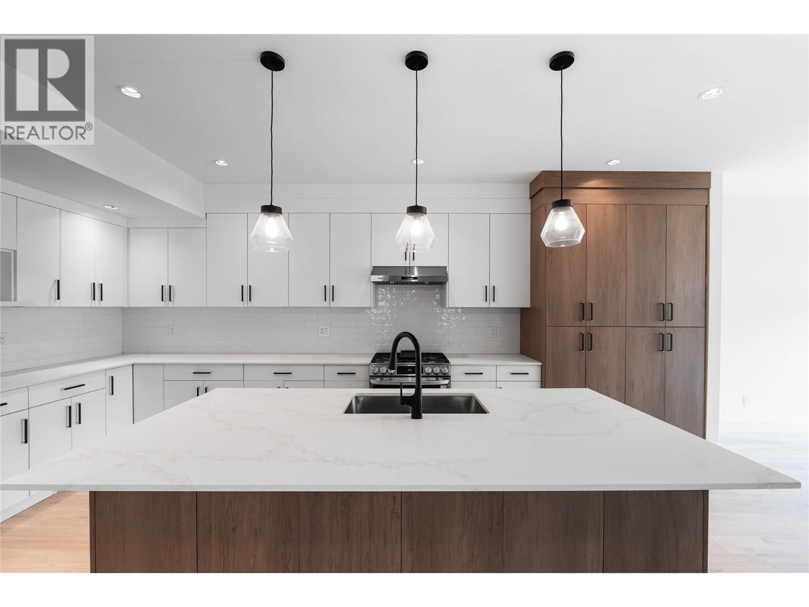 #2 840 Grenfell Ave Avenue - 5