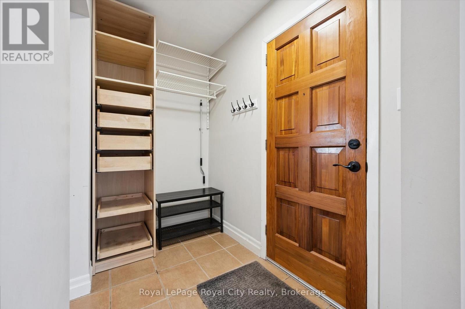 11 CHASE AVENUE - Photo 5 of 40, Guelph (Junction/Onward Willow), Ontario