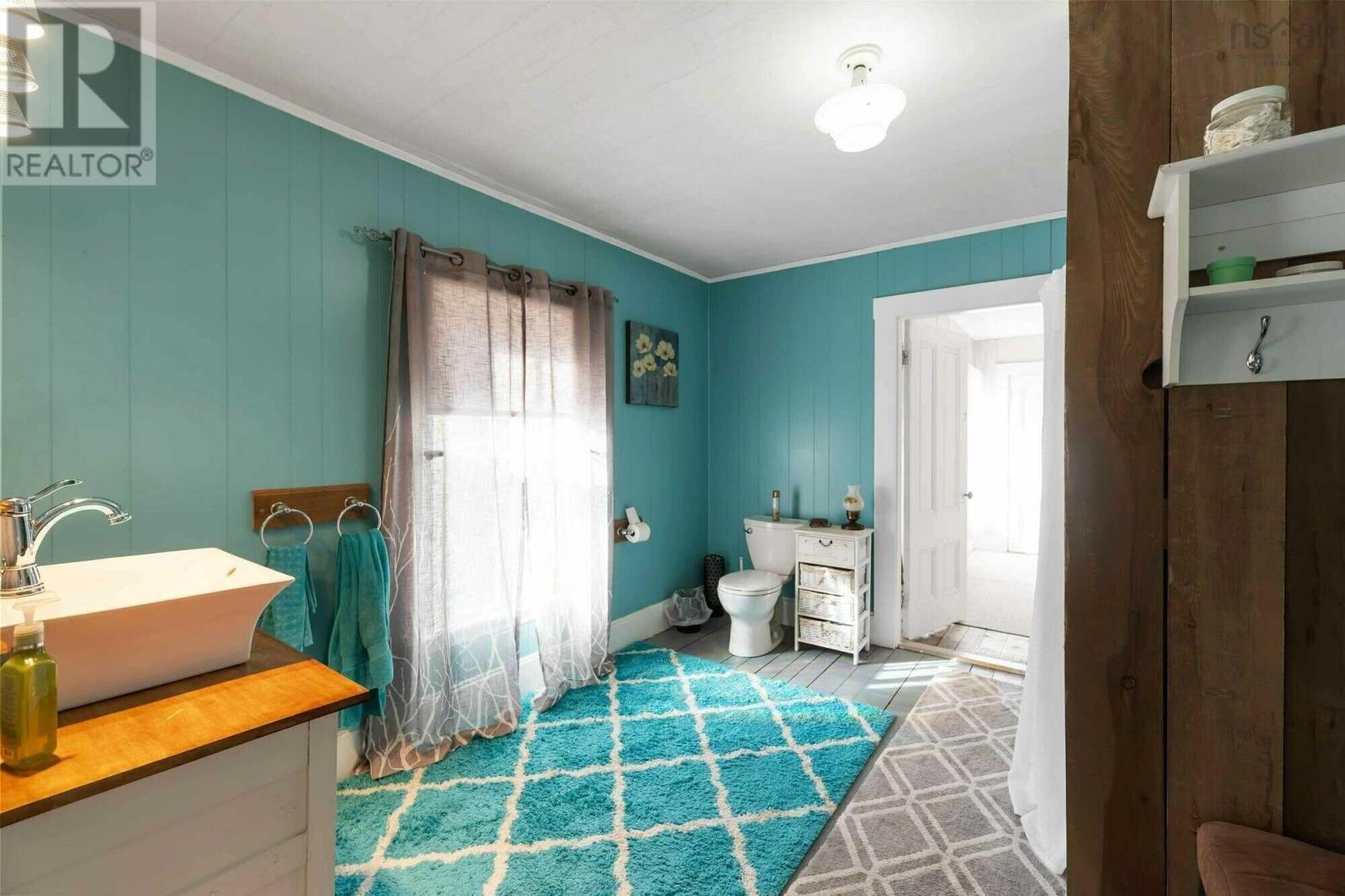 Property 10 of 22 of 2149 Highway 203