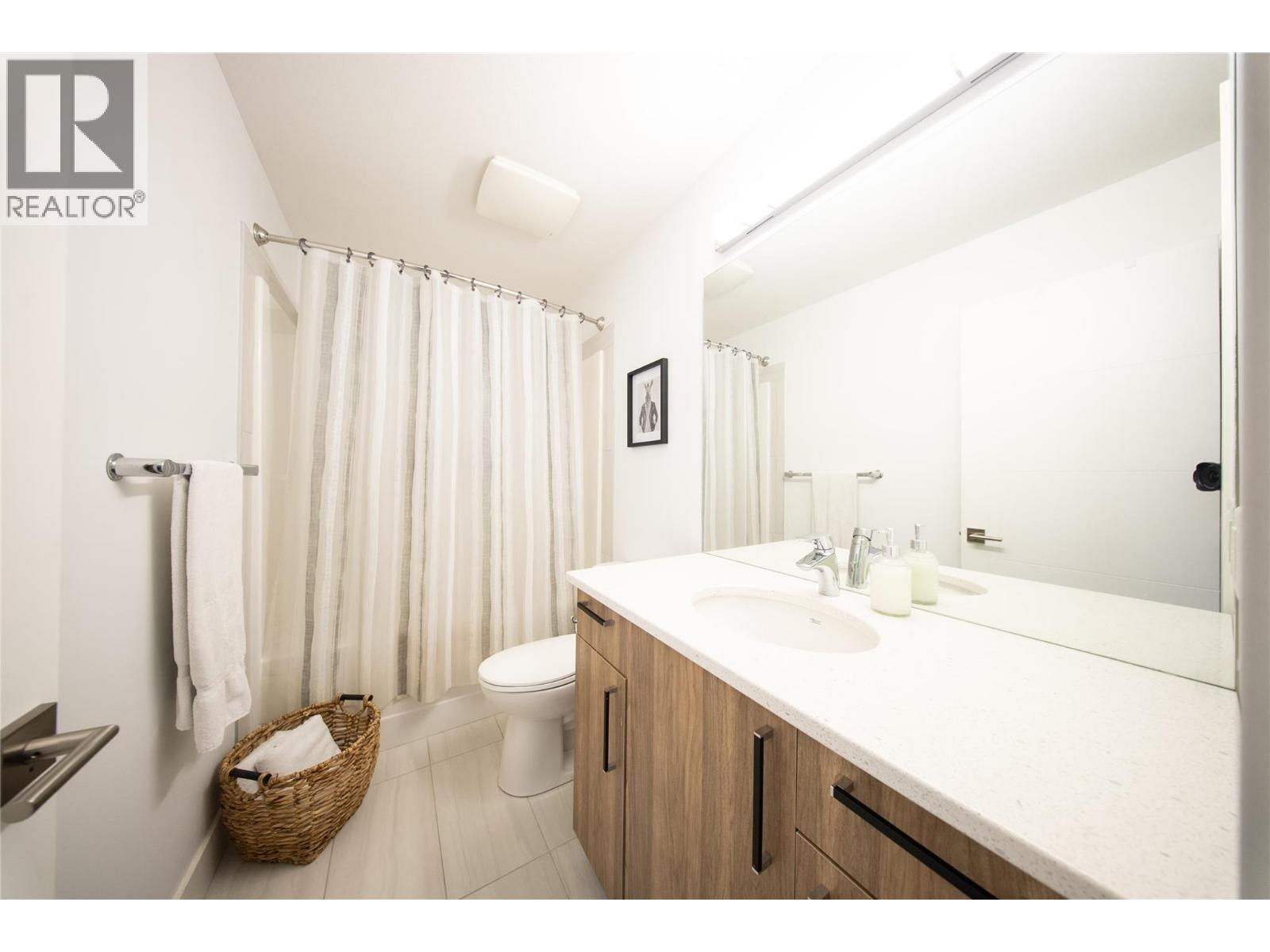  727 Cadder Avenue, Kelowna