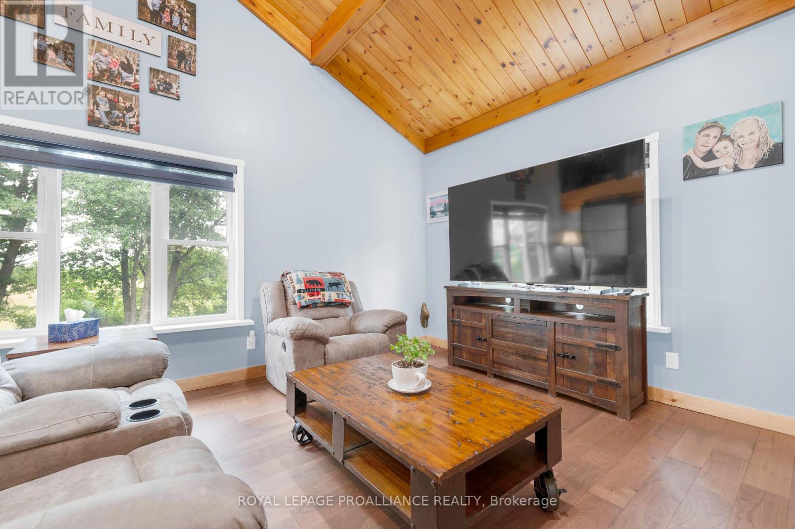 138 HOLLISTER ROAD - 10