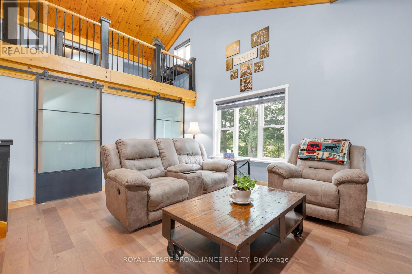 138 HOLLISTER ROAD - 12