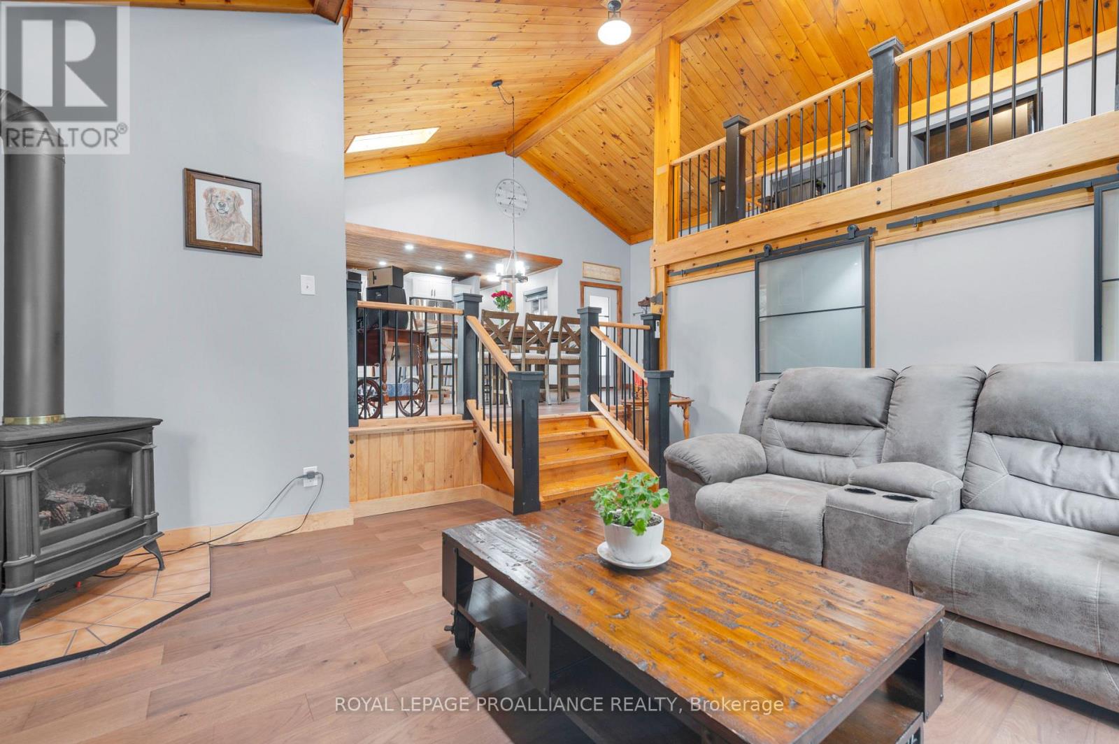 138 HOLLISTER ROAD - 13