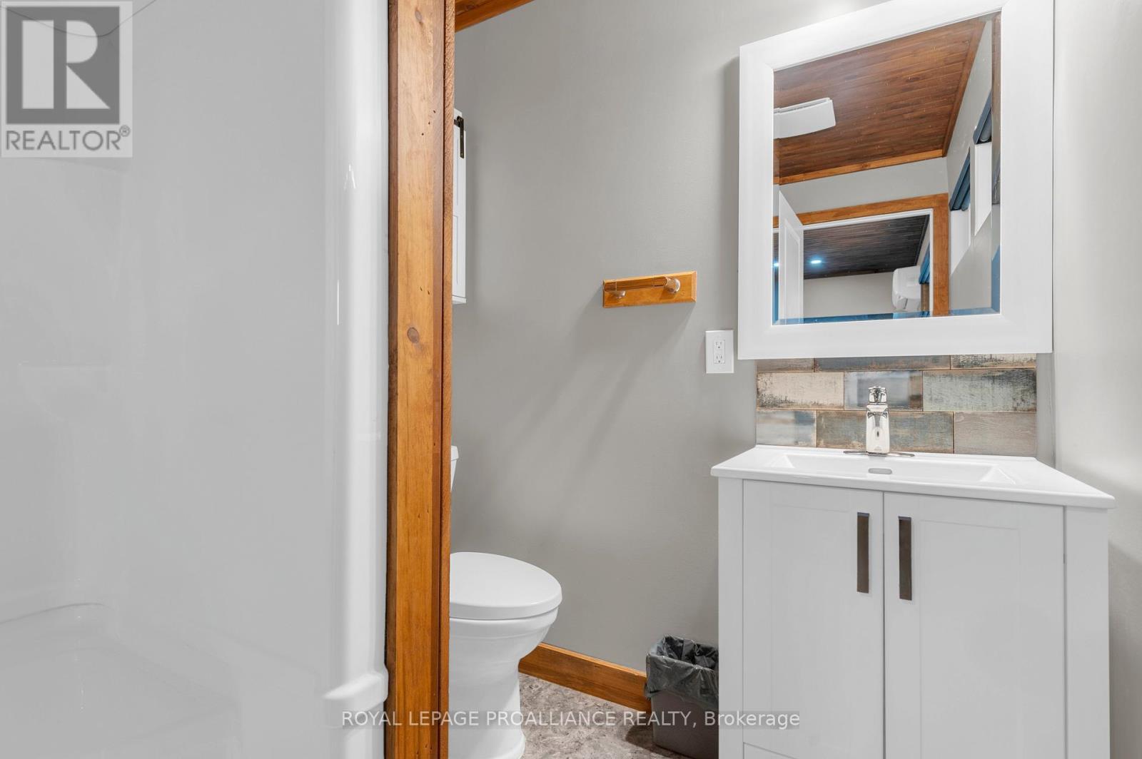 138 HOLLISTER ROAD - 18