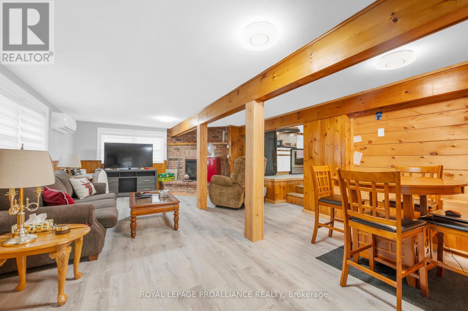 138 HOLLISTER ROAD - 19