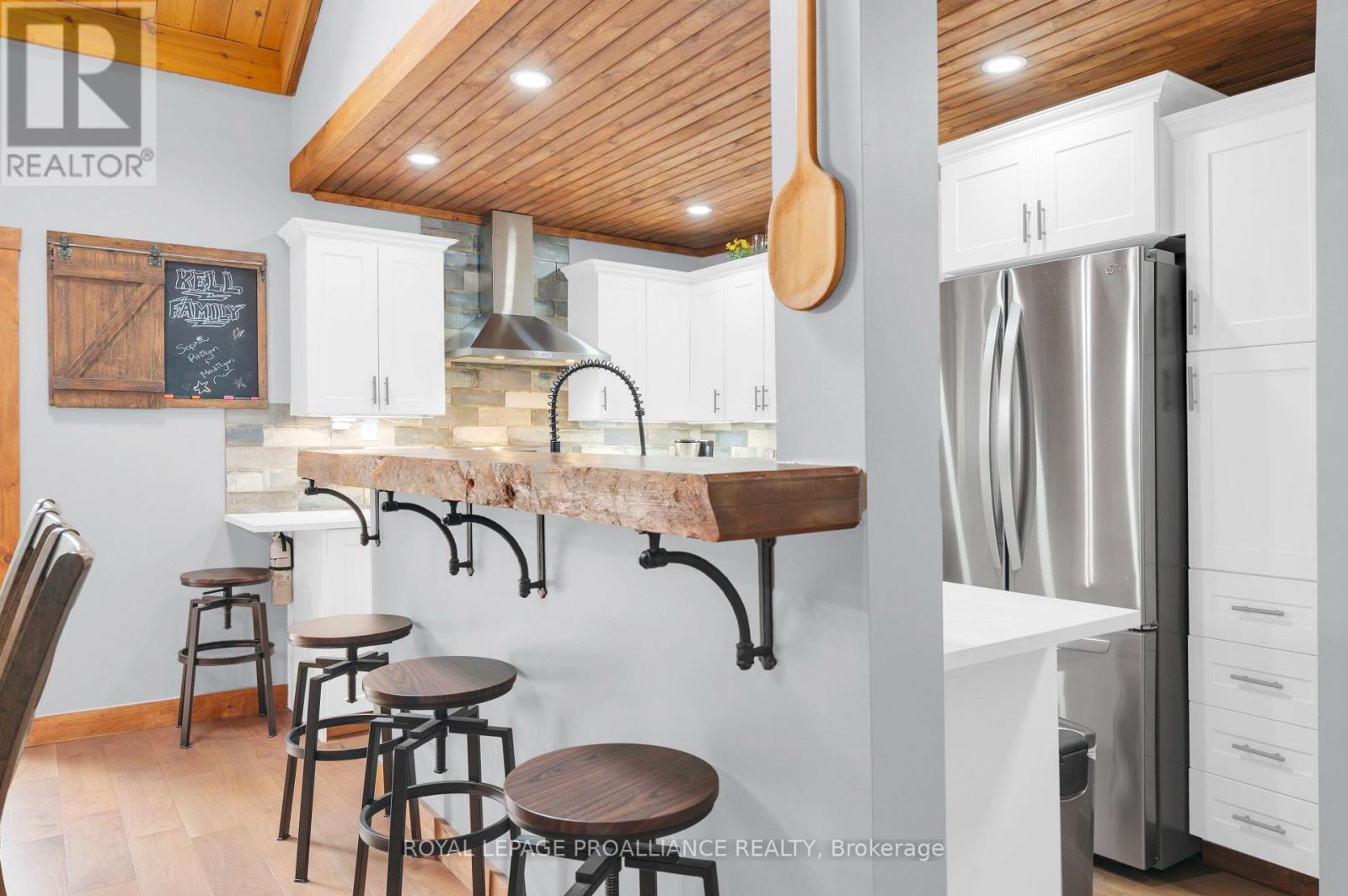 138 HOLLISTER ROAD - 4