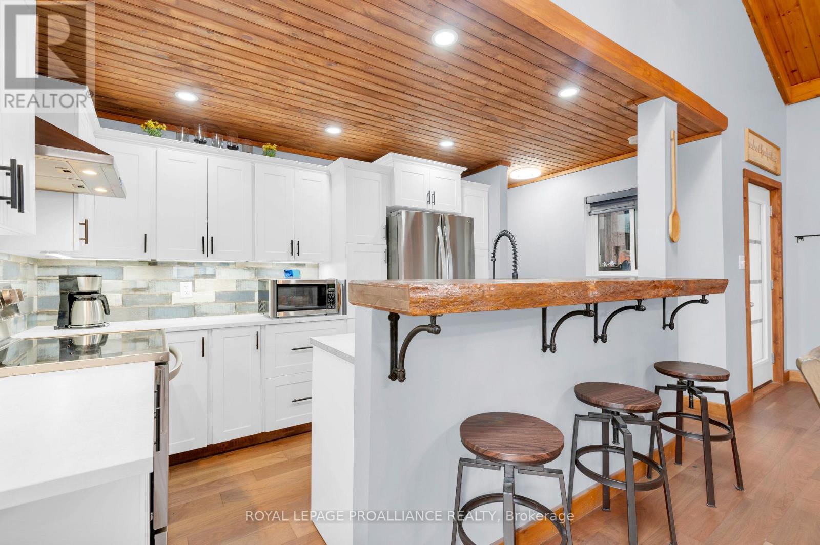 138 HOLLISTER ROAD - 5