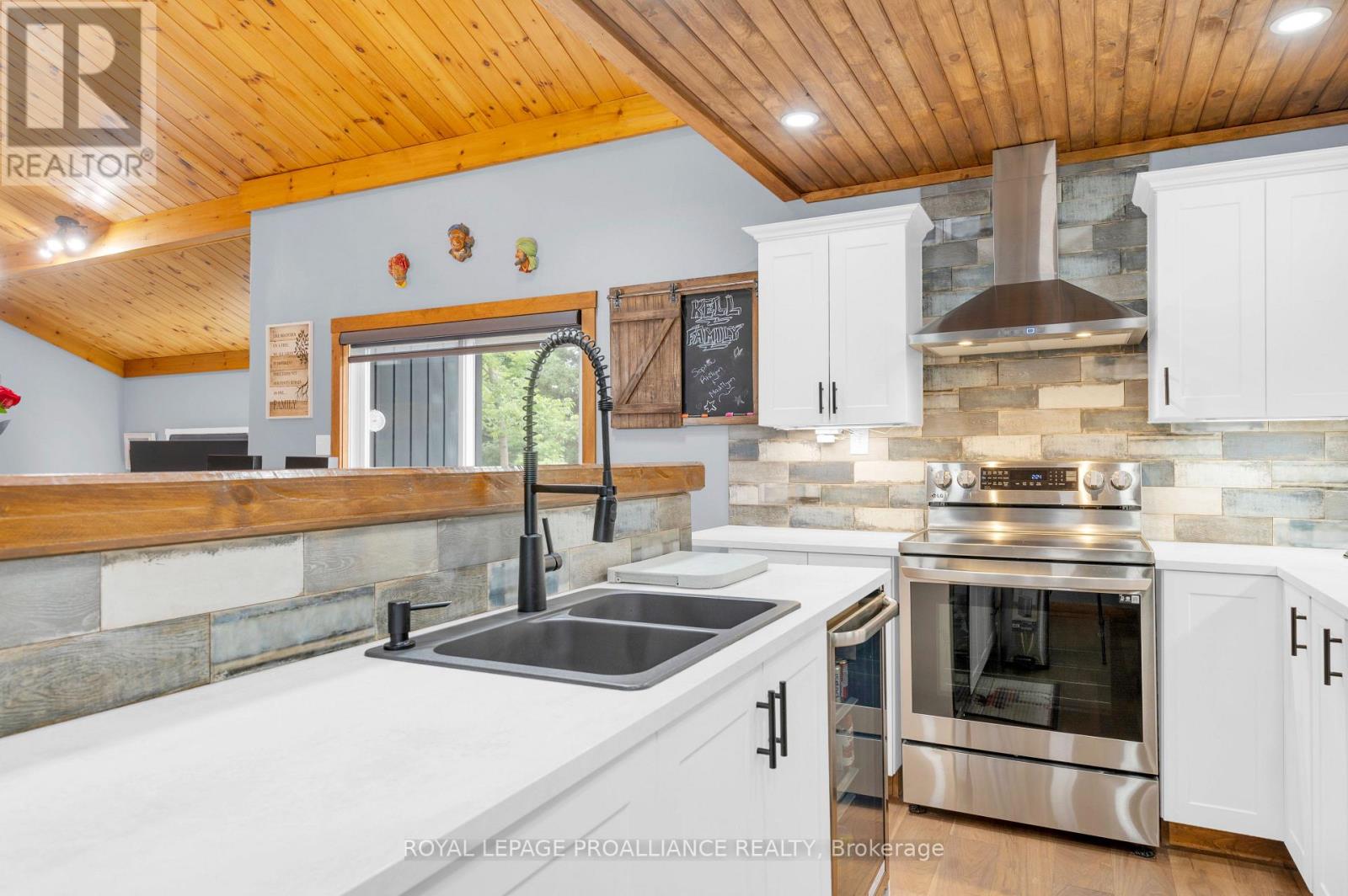 138 HOLLISTER ROAD - 7