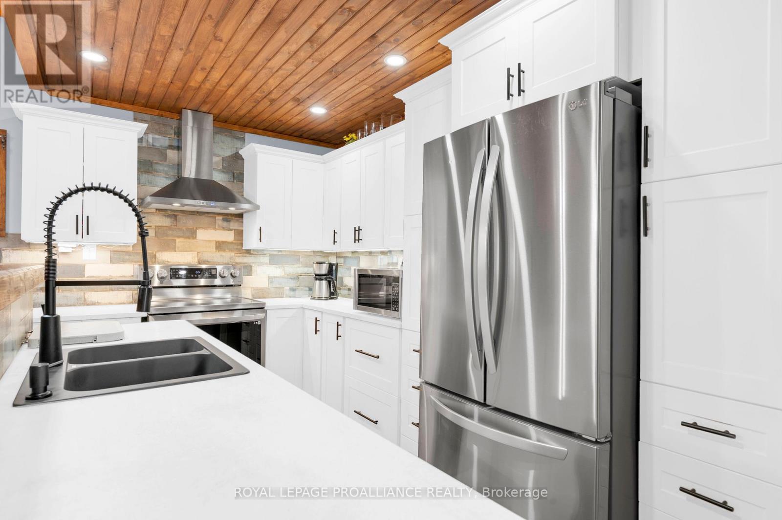 138 HOLLISTER ROAD - 8