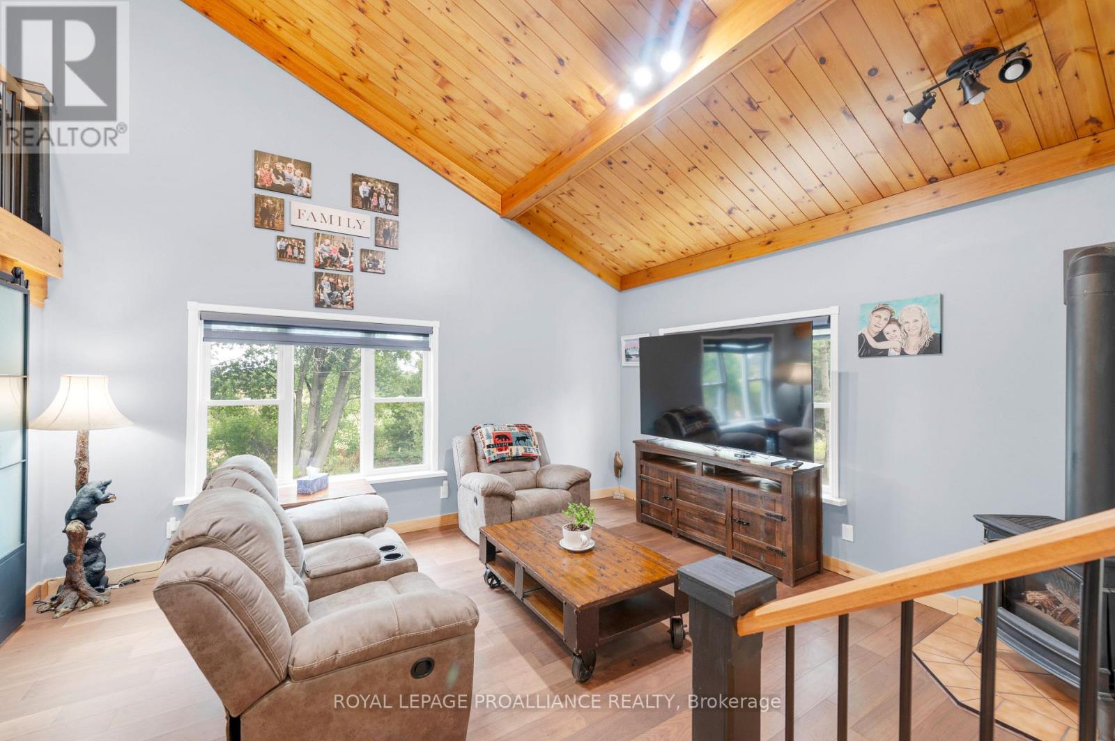 138 HOLLISTER ROAD - 9