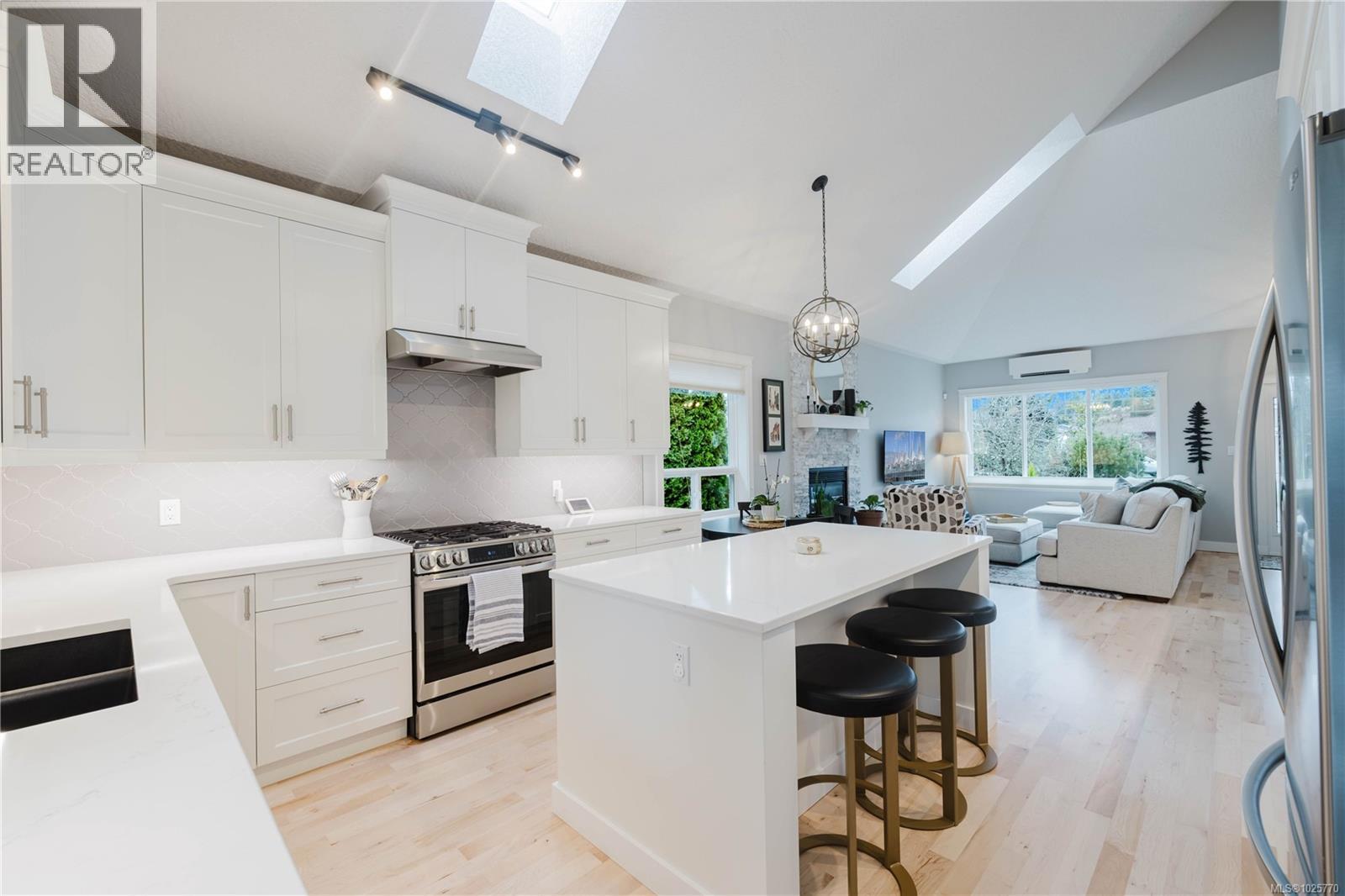 1595 Simon Pl, Cowichan Bay