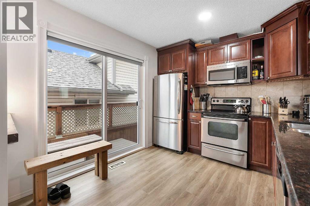 Single Family House Bi-level for Sale in  Rivercrest Close SE Riverbend Calgary 