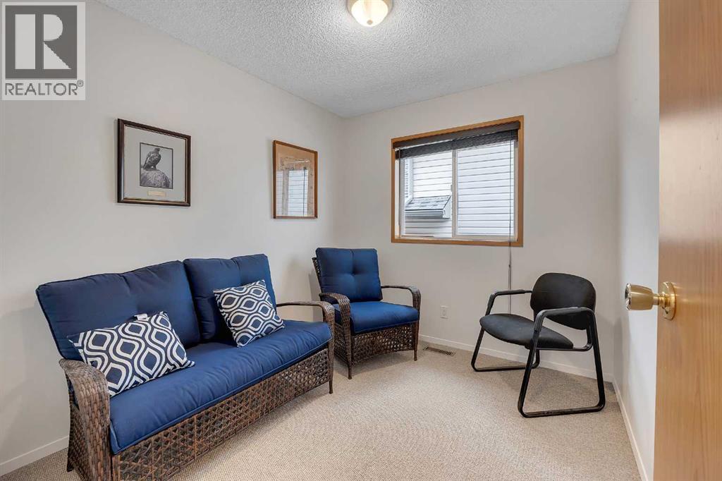 Single Family House Bi-level for Sale in  Rivercrest Close SE Riverbend Calgary 