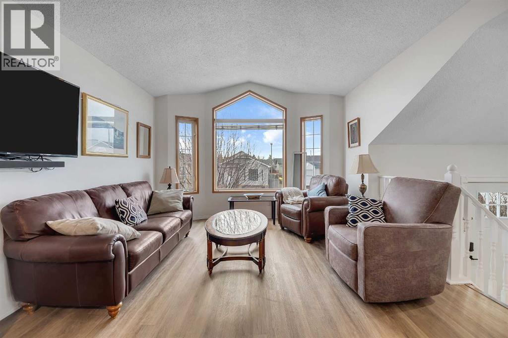 Single Family House Bi-level for Sale in  Rivercrest Close SE Riverbend Calgary 