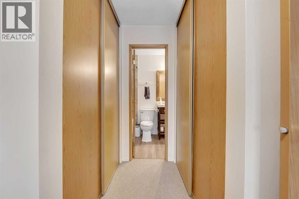 Single Family House Bi-level for Sale in  Rivercrest Close SE Riverbend Calgary 