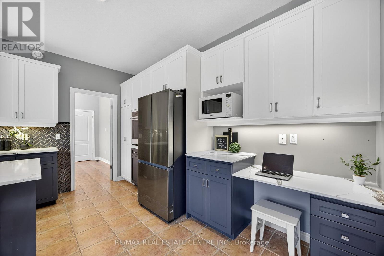 37 WOODLAND DRIVE - 22