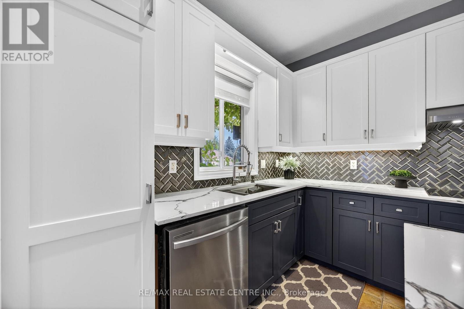 37 WOODLAND DRIVE - 26