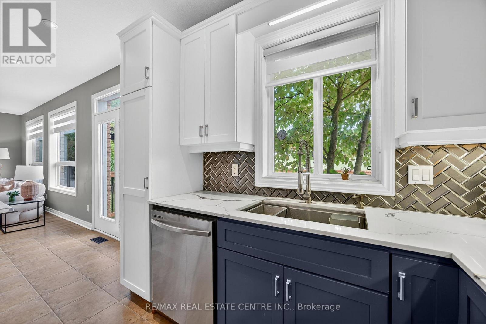 37 WOODLAND DRIVE - 27