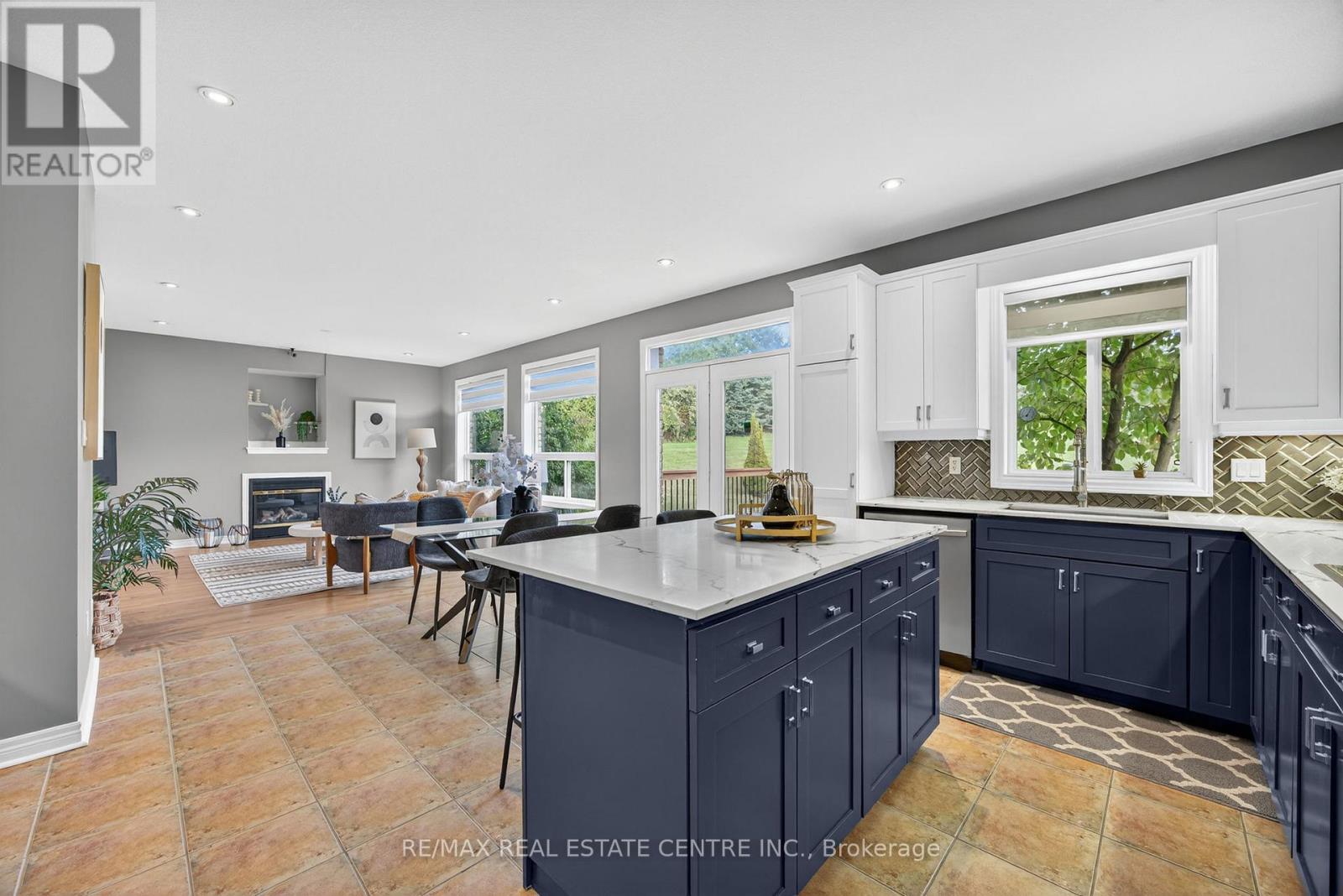 37 WOODLAND DRIVE - 29