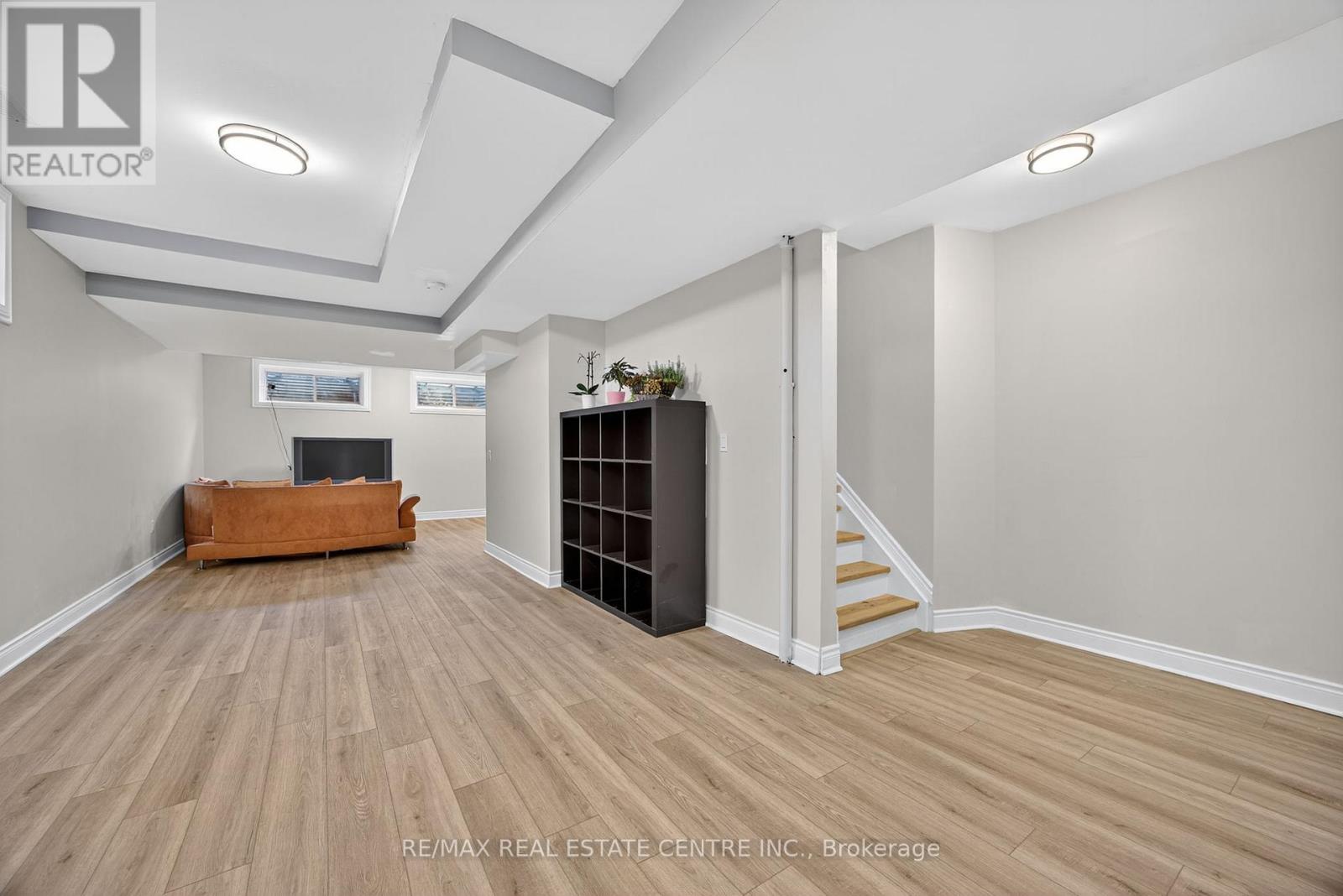 37 WOODLAND DRIVE - 43