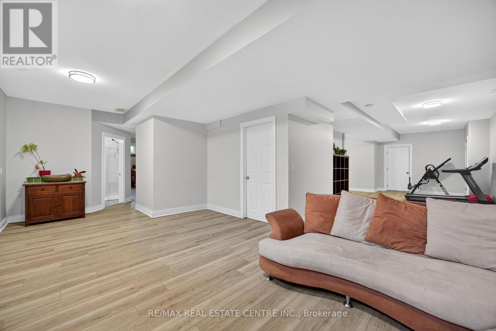 37 WOODLAND DRIVE - 45