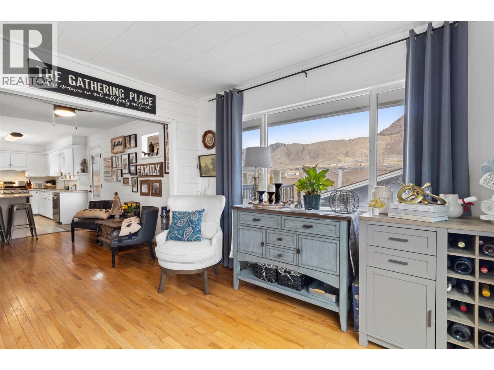 1886 VALLEYVIEW Drive, Kamloops