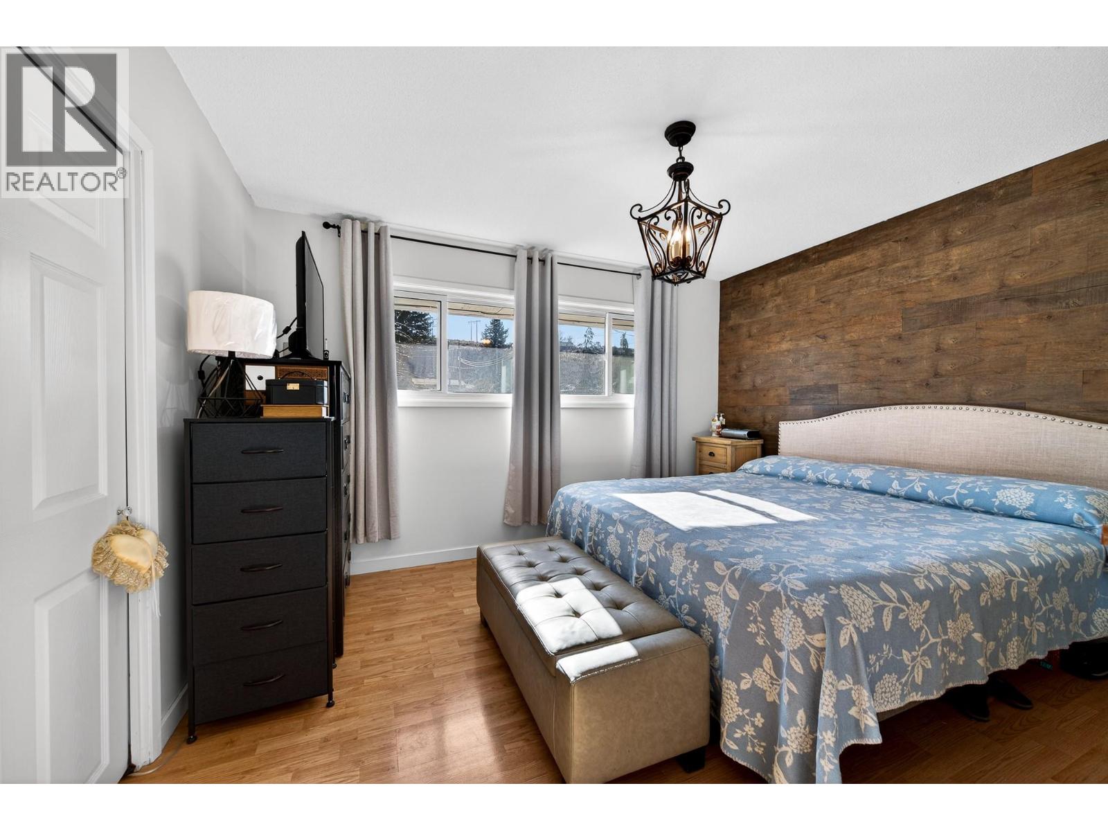 1886 VALLEYVIEW Drive, Kamloops